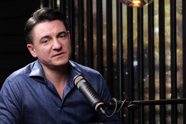 Buhnici: „Parlamentul României e un sausage fest”